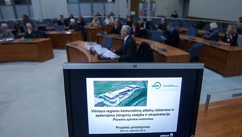 Vilniaus savivaldybės salėje įvyko susitikimas su visuomenę dėl atliekų rūšiavimo gamyklos statybų.