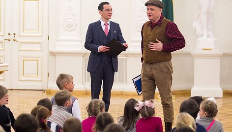 Prezidentūroje prasidėjo bibliotekoms paremti skirta akcija „Knygų Kalėdos“