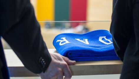 Seimas sprendžia dėl trijų &bdquo;darbiečių&ldquo; teisinės neliečiamybės naikinimo teisinės neliečiamybės naikinimo