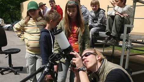 Visą savaitgalį Sereikiškių parke šurmuliuos vilniečiai – čia prasidėjęs Vaikų kūrybos festivalis gera nuotaika ir naujomis žiniomis užkrės visus, kurie dar neprarado vaikiško atradimo džiaugsmo.