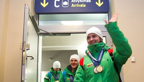  į Vilnių i&scaron; Pietų Korėjoje vykusios specialiosios žiemos olimpiados sugrįžo Lietuvos rinktinė.