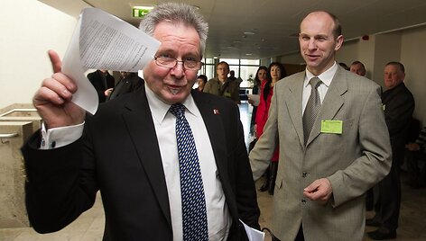 Seime susirinkę Žygaiti&scaron;kiai liko be atsakymo: parlamentarai atidėjo sprendimą dėl skalūnų dujų žvalgybos Lietuvoje.