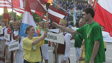 Akimirkos iš sporto žaidynių atidarymo šventės.