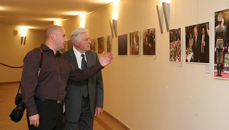 Dešimt metų Prezidento poste išbuvęs Valdas Adamkus baigdamas kadenciją atsisveikina su žiniasklaida.