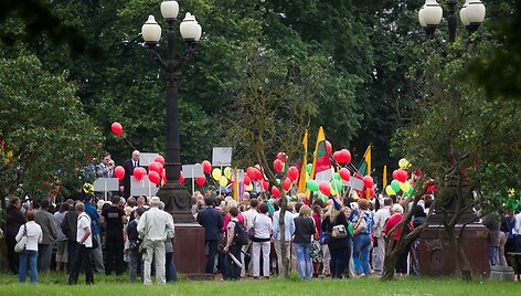 &bdquo;Darbiečių&ldquo; protestas Vilniaus Luki&scaron;kių aik&scaron;tėje 