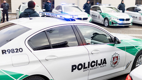 NATO viršūnių susitikimui policijos įsigytų automobilių perdavimo ceremonija