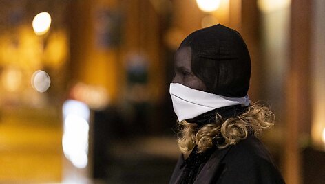 Palaikymo akcijos performansas prie LNOBT &bdquo;Gedulo mėnuo. Pirma diena&ldquo;