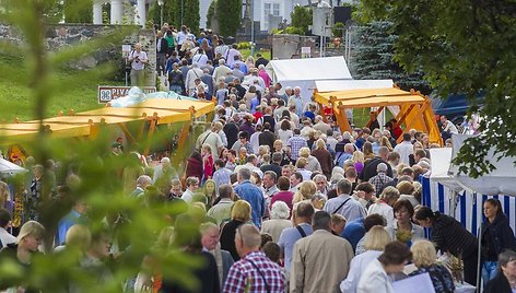 Atlaidai Pivašiūnuose kasmet pritraukia minias tikinčiųjų.