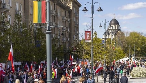 Vilniaus gatvėmis žygiavo tūkstančiai Pasaulio lenkų dienos dalyvių