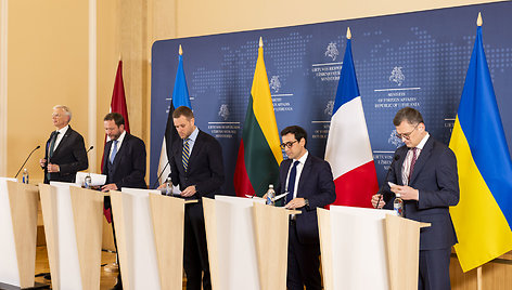 Gabrieliaus Landsbergio, Estijos, Latvijos, Prancūzijos bei Ukrainos ministrų spaudos konferencija