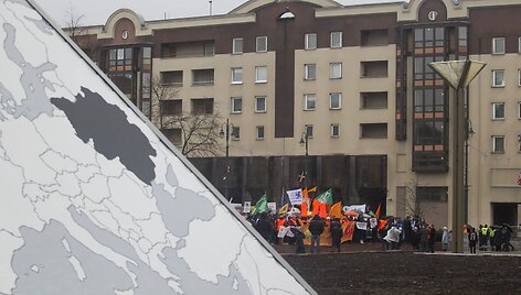 Profsąjungos mitingas prie Seimo.