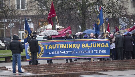 Profsąjungos mitingas prie Seimo.