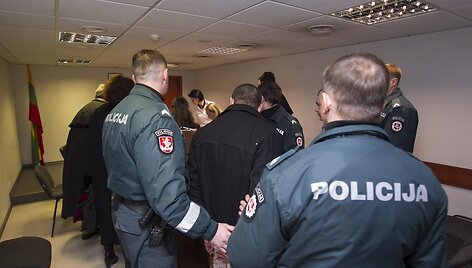 Rumunijos piliečiai i&scaron;girdo nuosprendį bankomato duomenų vagystės byloje.