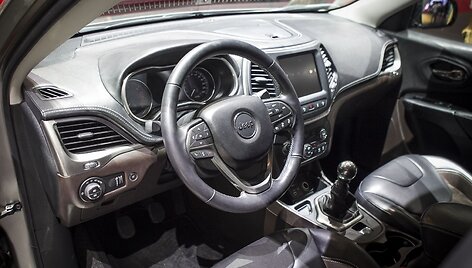&bdquo;Jeep Grand Cherokee Compass&ldquo; - naujas džipas Ženevoje