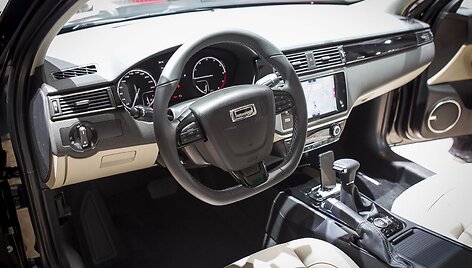Kini&scaron;kas įrodymas, kad čia gali būti kuriami geri automobiliai: &bdquo;Qoros 3&ldquo;