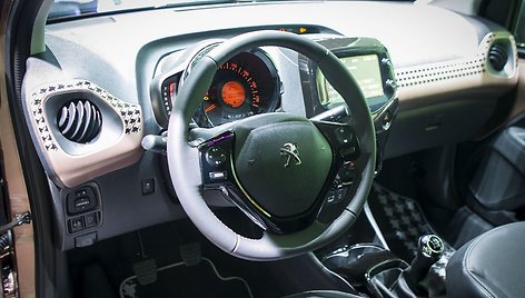 Prancūziškai-japoniško „Peugeot 108“ pasirodymas Ženevoje