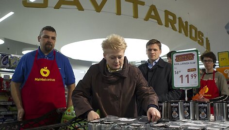 Prezidentė Dalia Grybauskaitė pradėjo de&scaron;imtąją &bdquo;Maisto banko&ldquo; akciją.