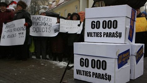 Ketvirtadienio popietę sostinėje, prie prezidentūros esančioje S.Daukanto aik&scaron;tėje vyko pensininkų ir neįgaliųjų &bdquo;Vilties mitingas&ldquo;. Jame reikalauta nemažinti socialinių i&scaron;mokų labiausiai pažeidžiamiems visuomenės sluoksniams.