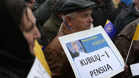 Ketvirtadienio popietę sostinėje, prie prezidentūros esančioje S.Daukanto aik&scaron;tėje vyko pensininkų ir neįgaliųjų &bdquo;Vilties mitingas&ldquo;. Jame reikalauta nemažinti socialinių i&scaron;mokų labiausiai pažeidžiamiems visuomenės sluoksniams.