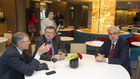 Socialdemokratai rinkimų rezultatų laukia viešbutyje „Novotel“