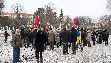 Pievai prie&scaron;ais Rusijos ambasadą neoficialiai suteiktas &bdquo;Euro Maidano&ldquo; vardas.