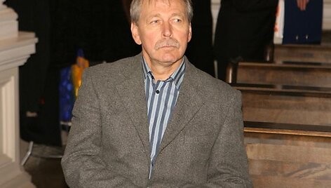 Vilniaus apygardos teismas 2009 lapkričio 23 dieną mėgino atversti vadinamąją korupcijos Trakų rajono savivaldybėje bylą, kurioje figūruoja ir žinomų politikų pavardės, ir nusikalstamo pasaulio įžymybės Narku&scaron;os pravardė.