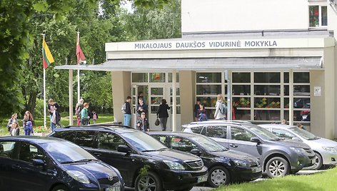 Vilniaus Mikalojaus Daukšos vidurinėje mokykloje nuaidėjo paskutinis skambutis