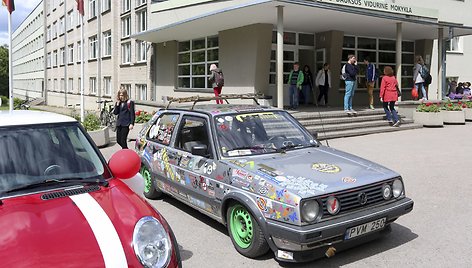 Vilniaus Mikalojaus Daukšos vidurinėje mokykloje nuaidėjo paskutinis skambutis