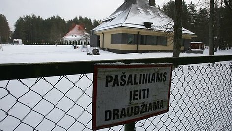 Vyriausybės vadovo rezidencijoje Turniškėse darbuojasi statybininkai