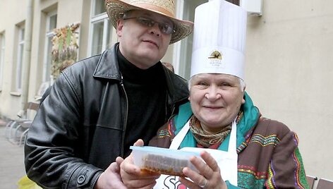 &bdquo;Sodo kraitėje&ldquo;, Vilniuje, žinomi Lietuvos žmonės gamino savo salotas