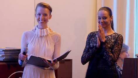 Balerina Eglė &Scaron;pokaitė su mokiniais surengė jaukų &scaron;ventinį vakarą