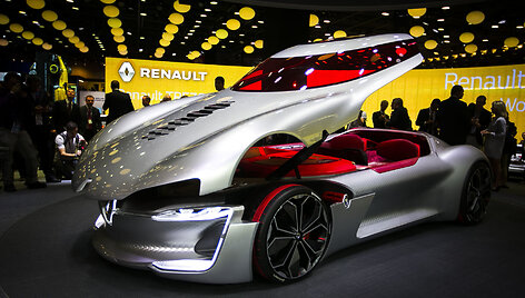 Įspūdingas &bdquo;Renault Trezor&ldquo; konceptas Paryžiaus automobilių parodoje