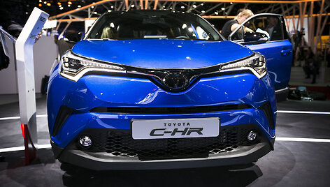 &bdquo;Toyota C-HR&ldquo; debiutas Paryžiaus automobilių parodoje