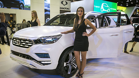 „SsangYong LIV-2“ koncepcinis modelis Paryžiaus parodoje