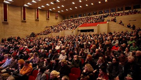 Nacionaliniame dramos teatre Valentinas Masalskis susitiko su savo gerbėjais