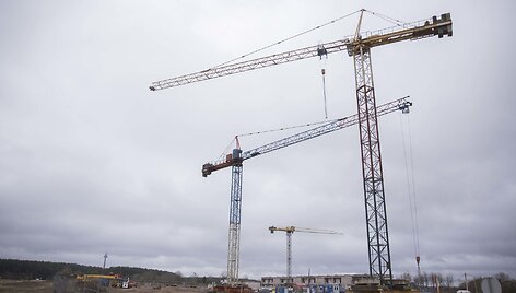 Vis daugiau plėtotojų Pilaitėje stato namus 