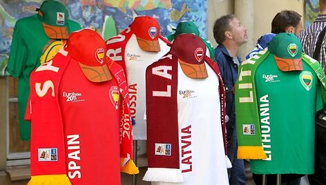 Vilniaus mokytojų namų kiemelyje pažymėtas &bdquo;Eurobasket 2011&ldquo; &scaron;imtadienis.