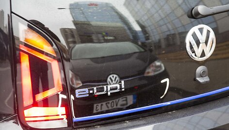 Vilniaus miesto savivaldybė nusipirko tris Volkswagen e-up automobilius