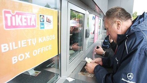 Krep&scaron;inio sirgaliai perka paskutinius bilietus.