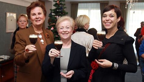 Birutė Vizgirdienė, Airijos ambasadorė Filomena Murnaghan ir Nomeda Marčėnaitė