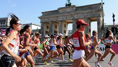 Ž.Balčiūnaitės ir R.Kergytės bėgimas maratone