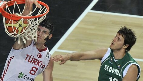 Turkijos ir Slovėnijos rinktinių dvikovos akimirkos