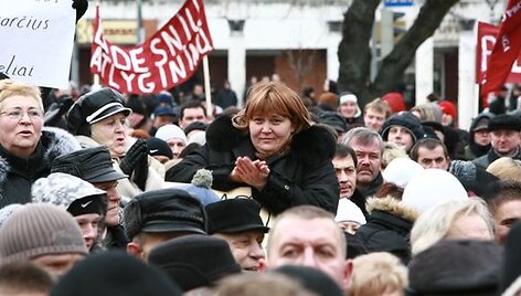 Neoficialiais duomenimis, į protesto akciją susirinko apie 4 tūkstančius žmonių.