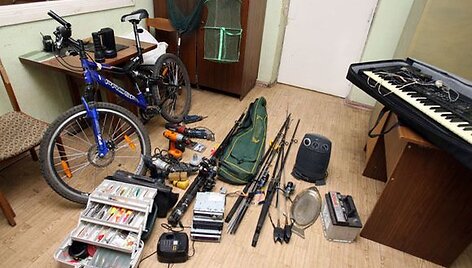 Kauno policija pra&scaron;o atpažinti vogtus daiktus (2009.05.07).