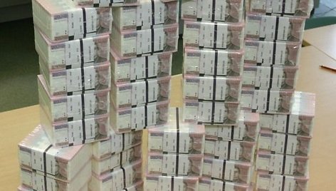 Šie 20 litų banknotai sudaro milijoną litų. 