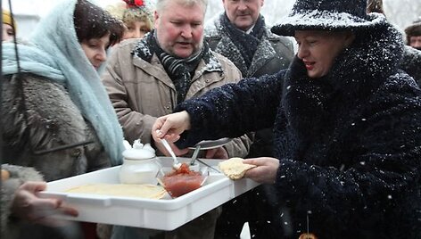 Dalia Grybauskaitė &scaron;ventė Užgavėnes
