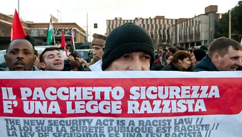 Diskusijos dėl imigrantų Italijoje i&scaron;virto į protesto akcijas.