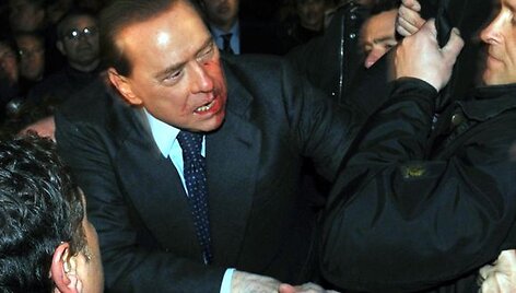 S.Berlusconi per incidentą 