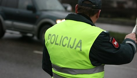 Policijai kartais padėti tenka ir kurioziškiausiose situacijose.