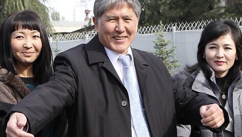 Almazbekas Atambajevas